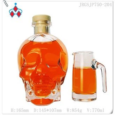 Isokokoinen viskipullo